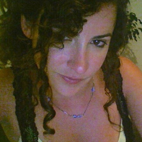 Meet your Posher, Bella - Picture 3 of 7